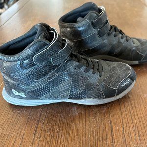 Nfinity Midnight Beast Mid Top Cheer Shoes size 7